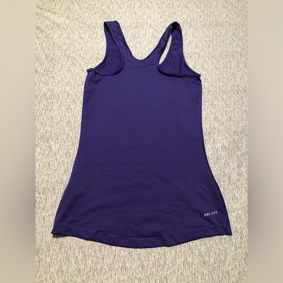 Nike - Picture 2 of 5